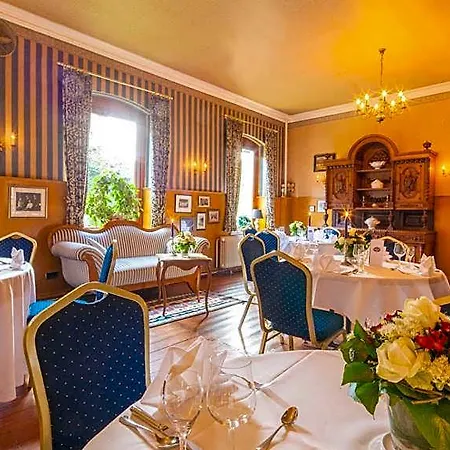 Landgasthaus & Lindenhof Hotel 3*