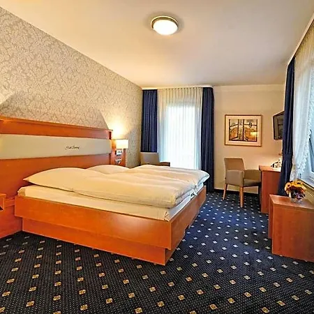 Hotel Landgasthaus & Lindenhof 3*