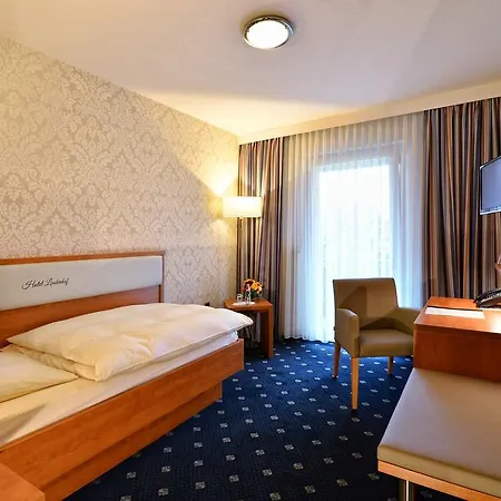 Hotel Landgasthaus & Lindenhof 3*